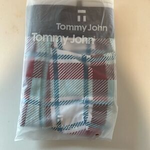 Tommy John Second Skin boxer briefs. Size large with 6” inseam. Red beach plaid